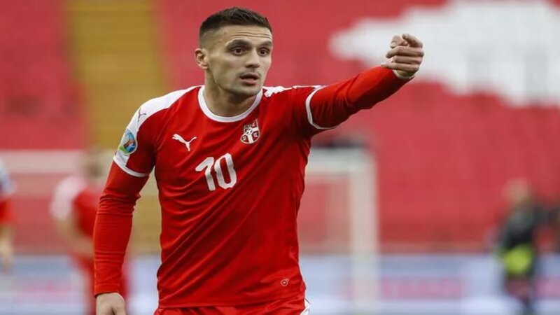 Dušan Tadić hiện là đội trưởng của ĐT Serbia